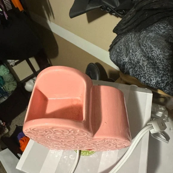 Scentsy Sweet Heart Warmer in Pink - Picture 3 of 3